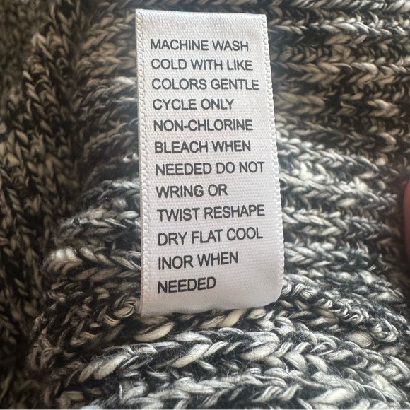 Evereve Black and White Button-Up Cardigan - Picture 5 of 5